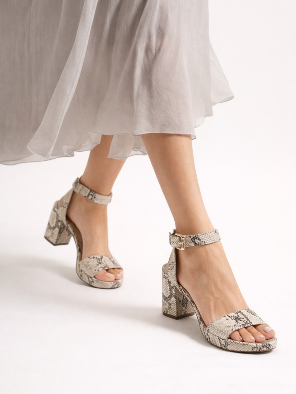 Louise et Cie Hanya Block Heel Platform Sandal. Size 9